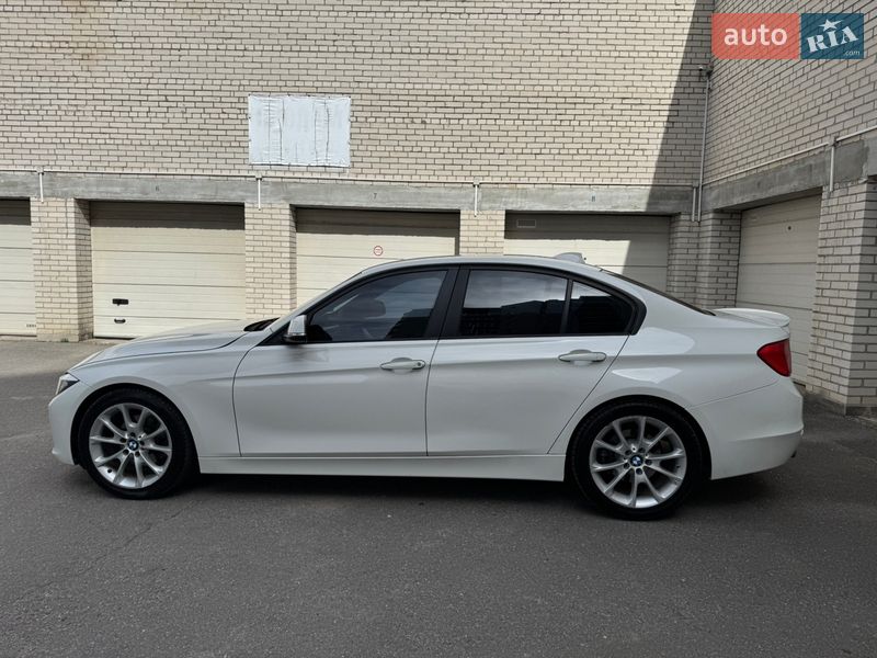 Седан BMW 3 Series 2013 в Ровно