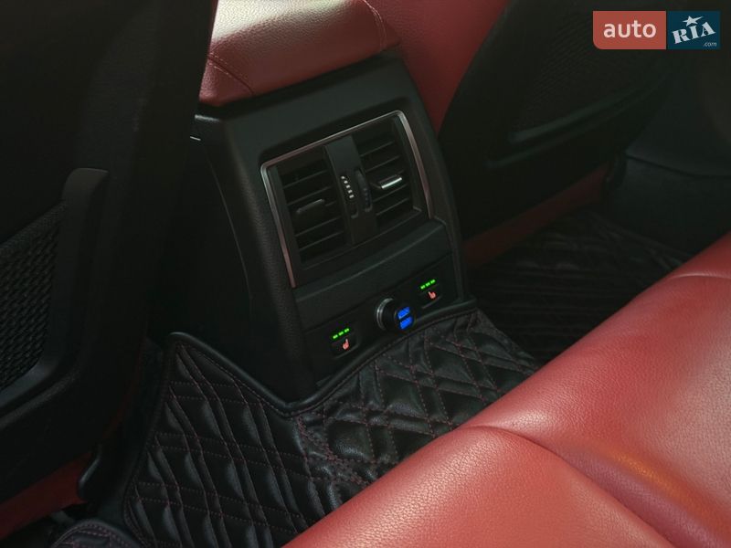 Седан BMW 3 Series 2015 в Києві