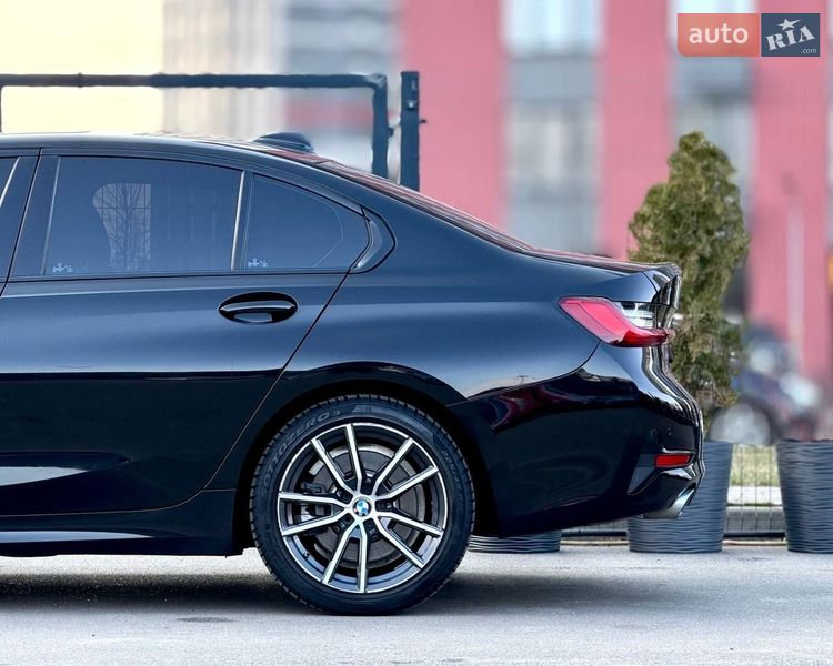 Седан BMW 3 Series 2019 в Киеве