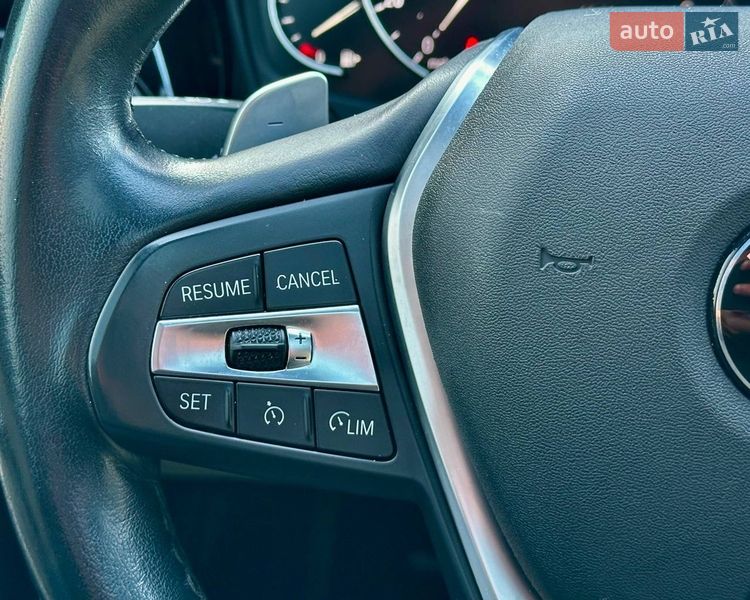 Седан BMW 3 Series 2019 в Киеве