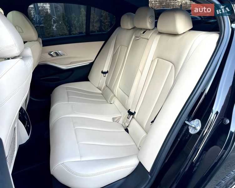 Седан BMW 3 Series 2019 в Киеве