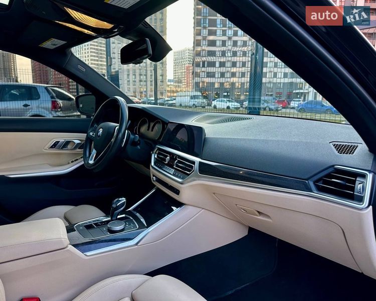 Седан BMW 3 Series 2019 в Киеве