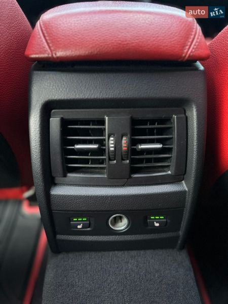 Седан BMW 3 Series 2012 в Умані