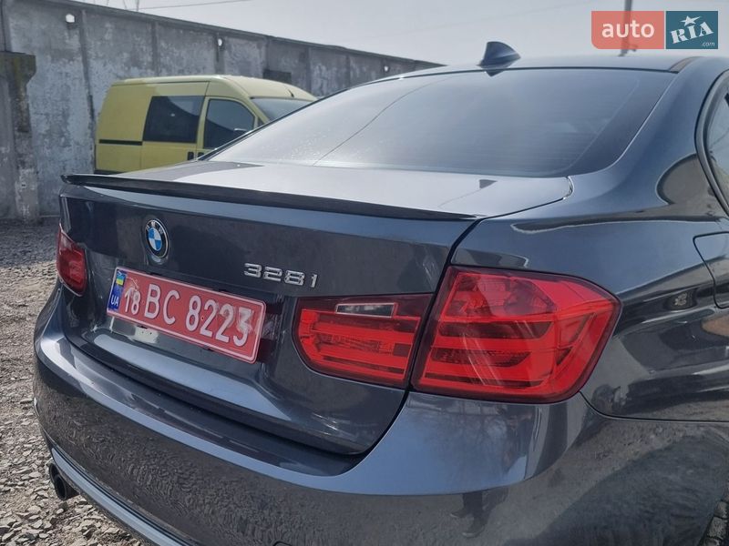 Седан BMW 3 Series 2013 в Кременце