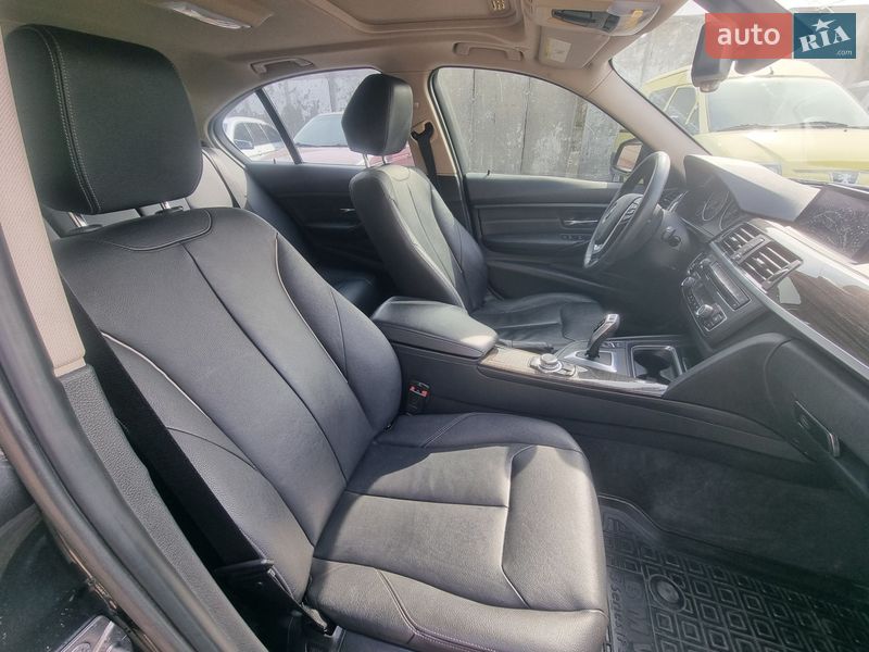 Седан BMW 3 Series 2013 в Кременце