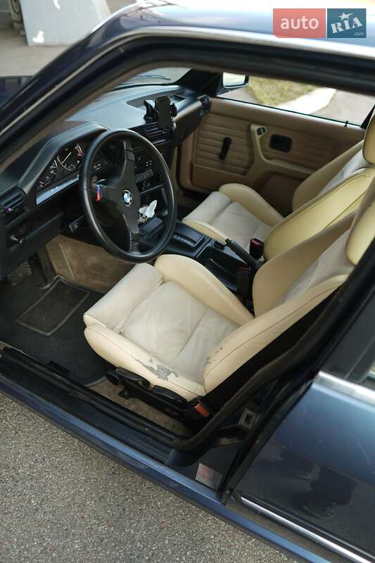 Седан BMW 3 Series 1985 в Киеве