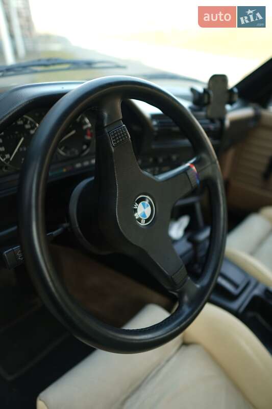 Седан BMW 3 Series 1985 в Киеве