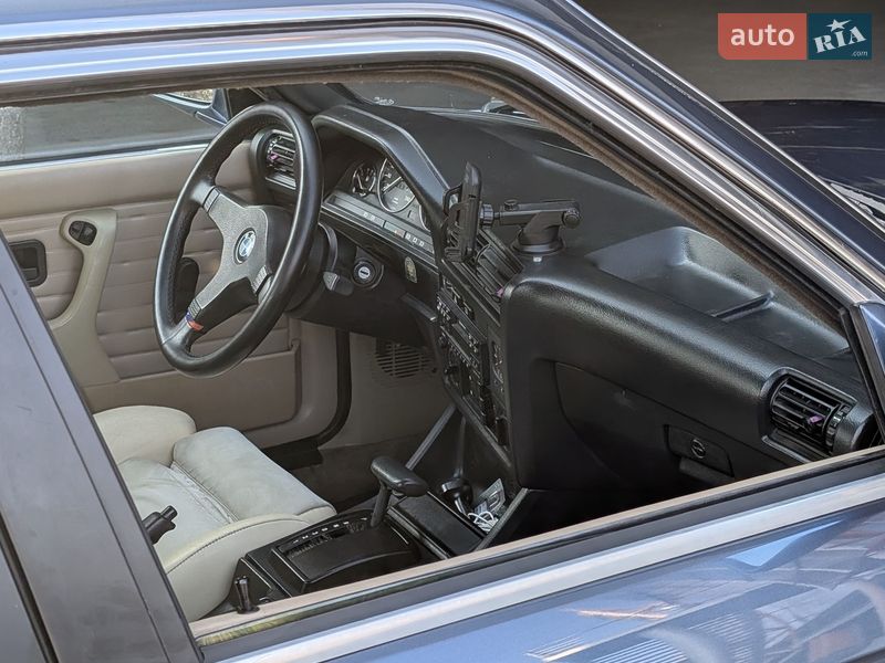 Седан BMW 3 Series 1985 в Киеве