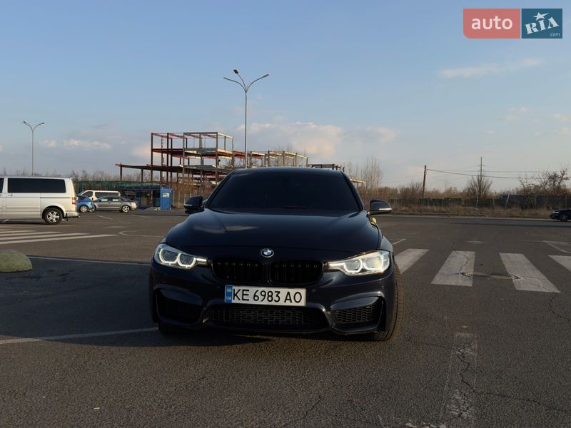 Седан BMW 3 Series 2015 в Киеве