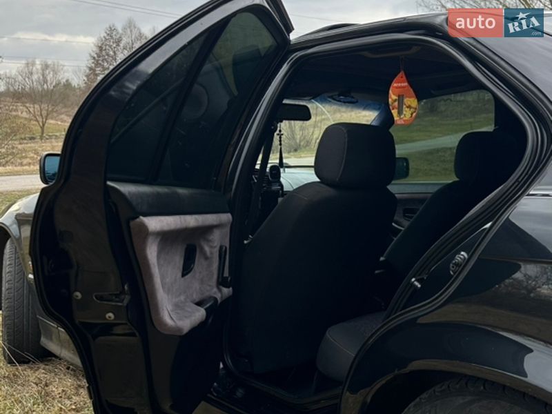 Седан BMW 3 Series 1995 в Гнівані