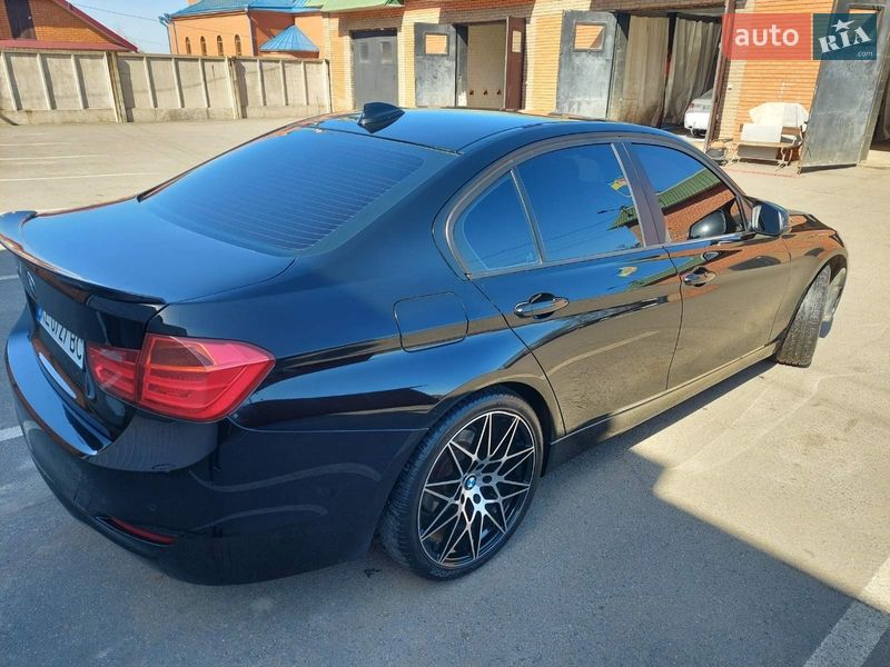 Седан BMW 3 Series 2013 в Кривому Розі