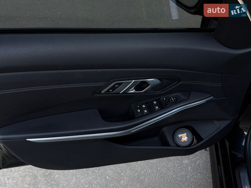 Седан BMW 3 Series 2020 в Киеве