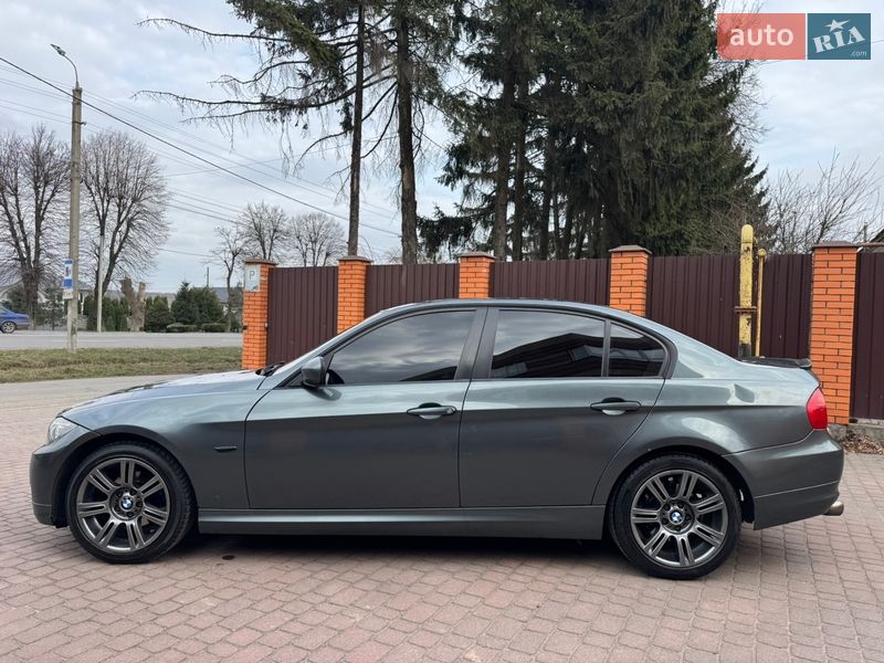 Седан BMW 3 Series 2009 в Хмельницком