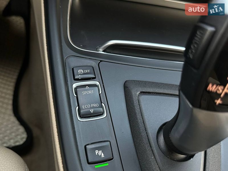 Седан BMW 3 Series 2016 в Киеве