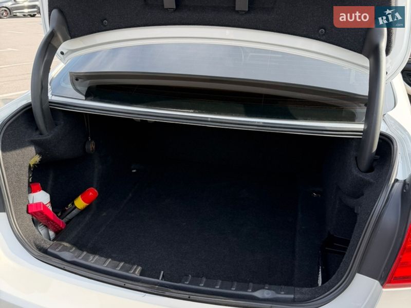 Седан BMW 3 Series 2014 в Киеве