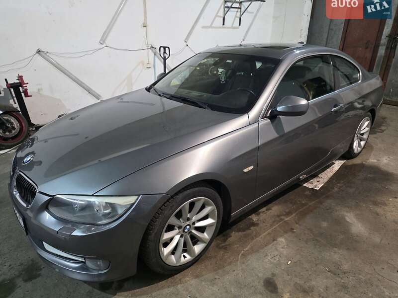Купе BMW 3 Series 2010 в Киеве фото 4 Купе BMW 3 Series 2010 в Киеве