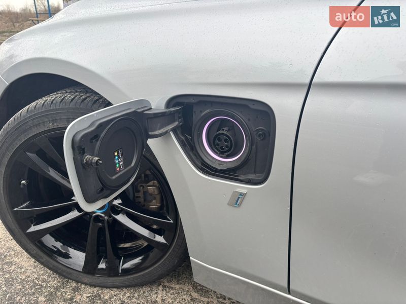 Седан BMW 3 Series 2017 в Киеве фото 6 Седан BMW 3 Series 2017 в Киеве