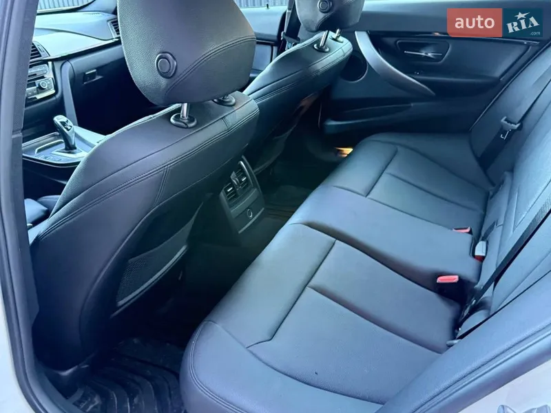 BMW 3 Series 2016 VIN WBA8E5C3XHK388861 фото оголошення 16 з 67