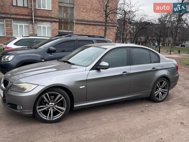 Седан BMW 3 Series 2009 в Черкасах