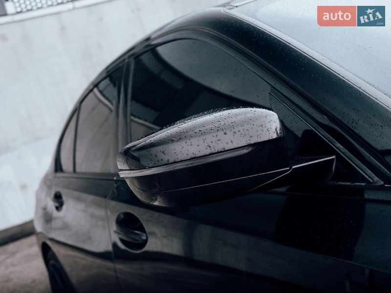 Седан BMW 3 Series 2019 в Киеве