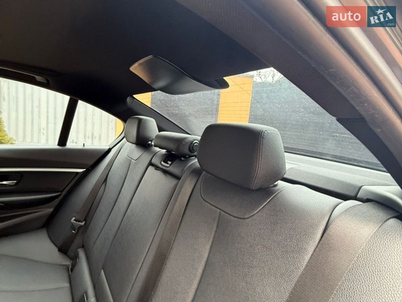 Седан BMW 3 Series 2017 в Фастові