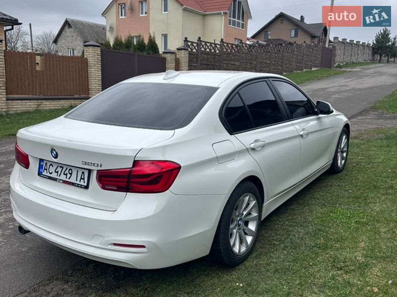 Седан BMW 3 Series 2017 в Луцке