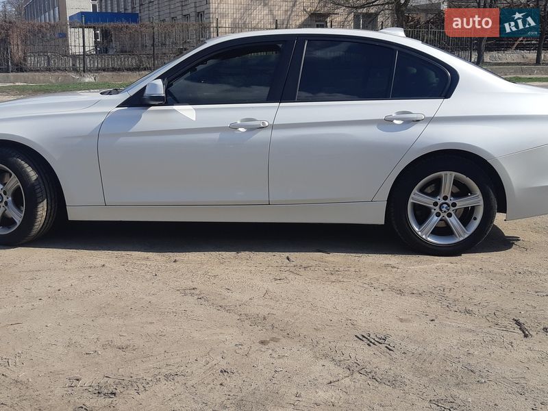 Седан BMW 3 Series 2013 в Корюковке
