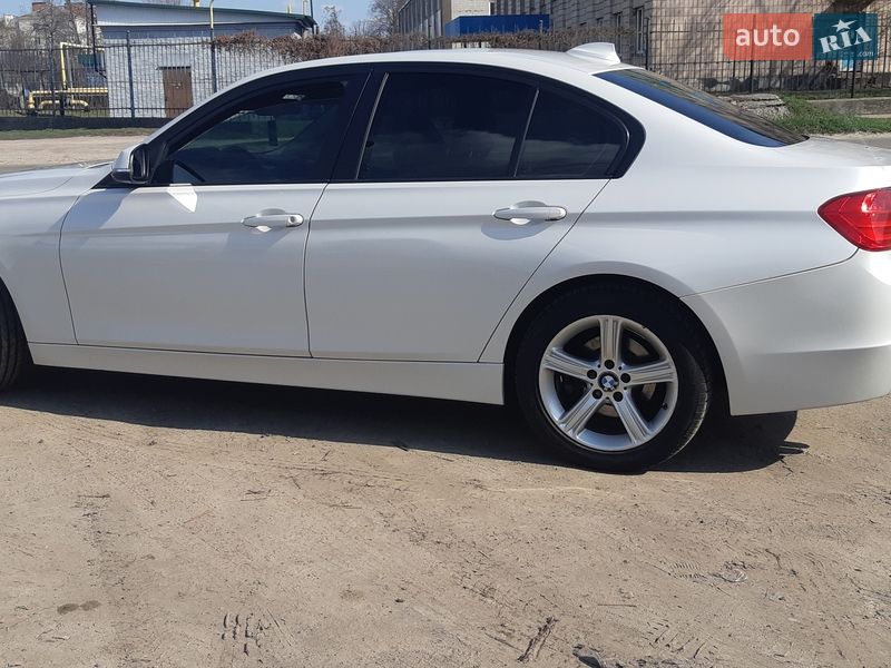 Седан BMW 3 Series 2013 в Корюковке