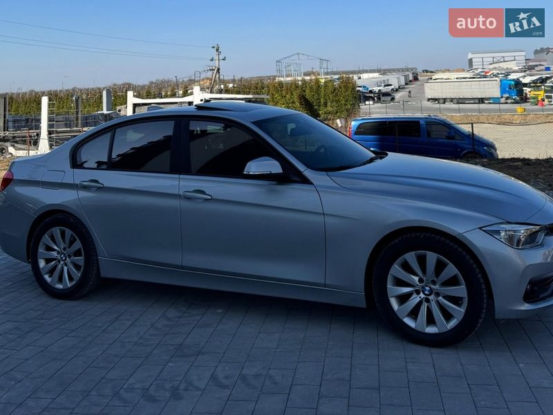 Седан BMW 3 Series 2015 в Городку