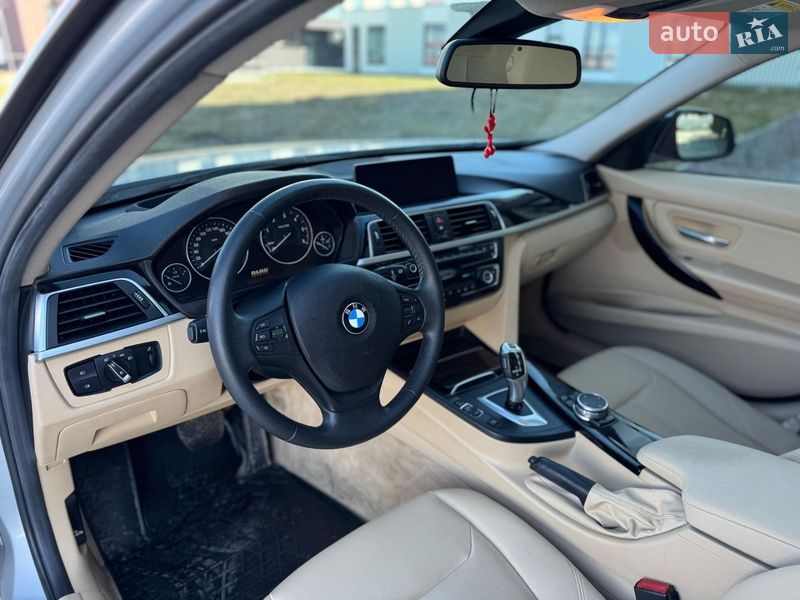 Седан BMW 3 Series 2015 в Городку