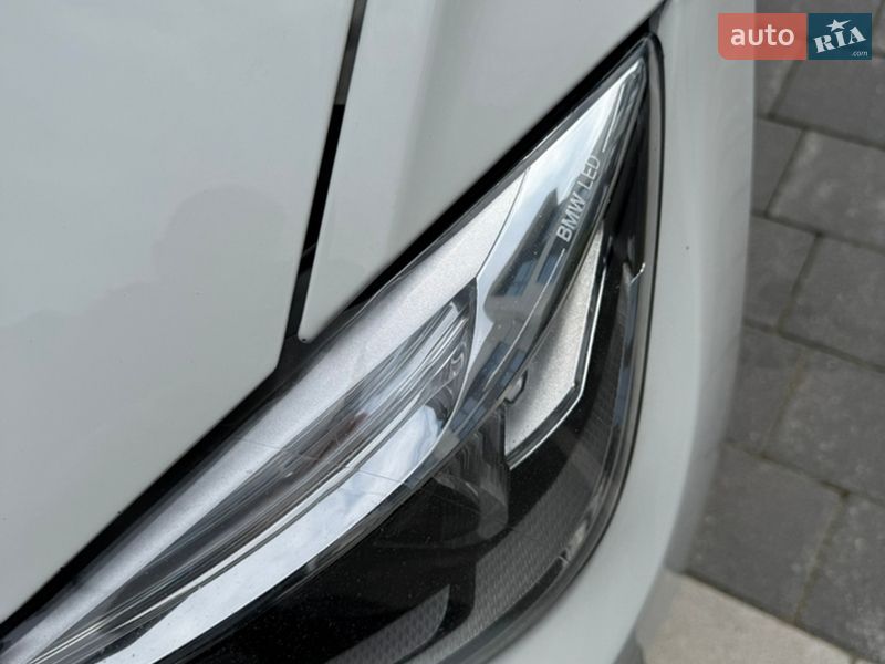 Седан BMW 3 Series 2017 в Ужгороді