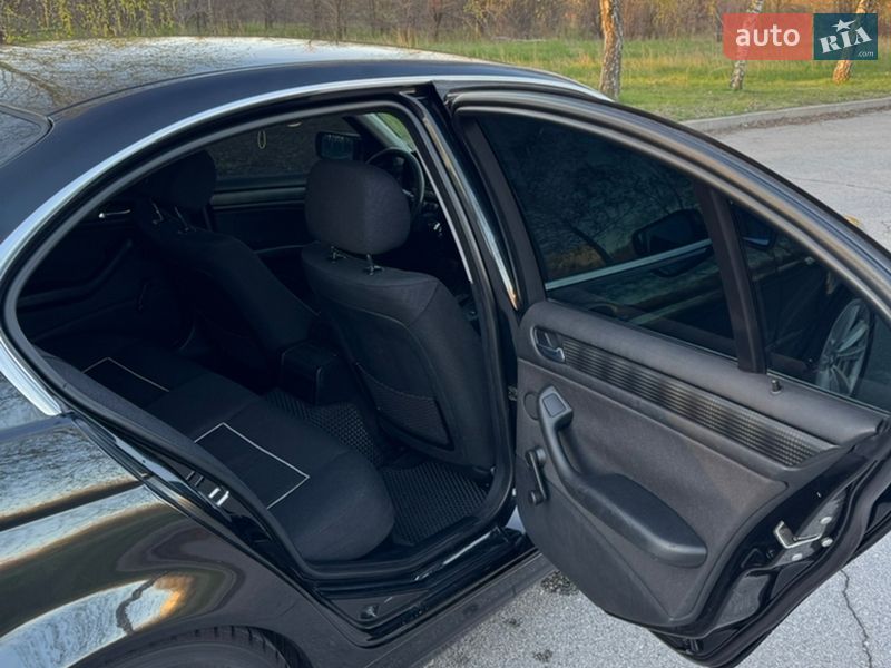 Седан BMW 3 Series 2003 в Запоріжжі