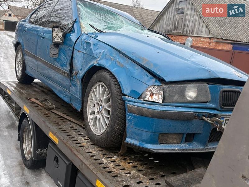 Седан BMW 3 Series 1991 в Охтирці