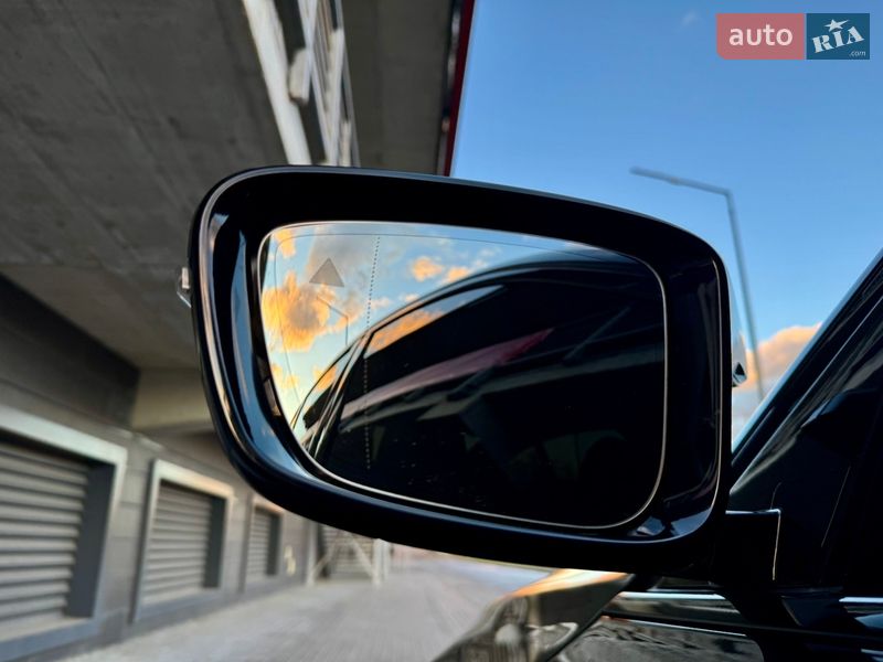 Седан BMW 3 Series 2025 в Киеве