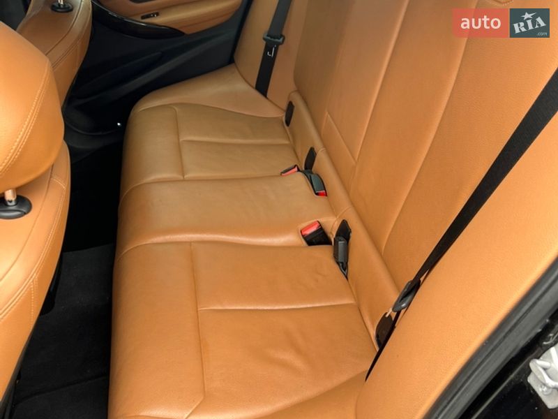 Седан BMW 3 Series 2017 в Ковелі