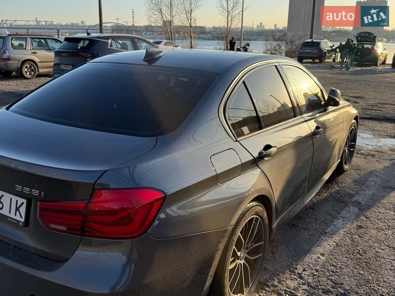 Седан BMW 3 Series 2015 в Киеве