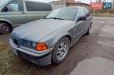 Седан BMW 3 Series 1993 в Нововолынске