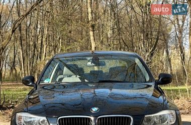 Седан BMW 3 Series 2010 в Львові