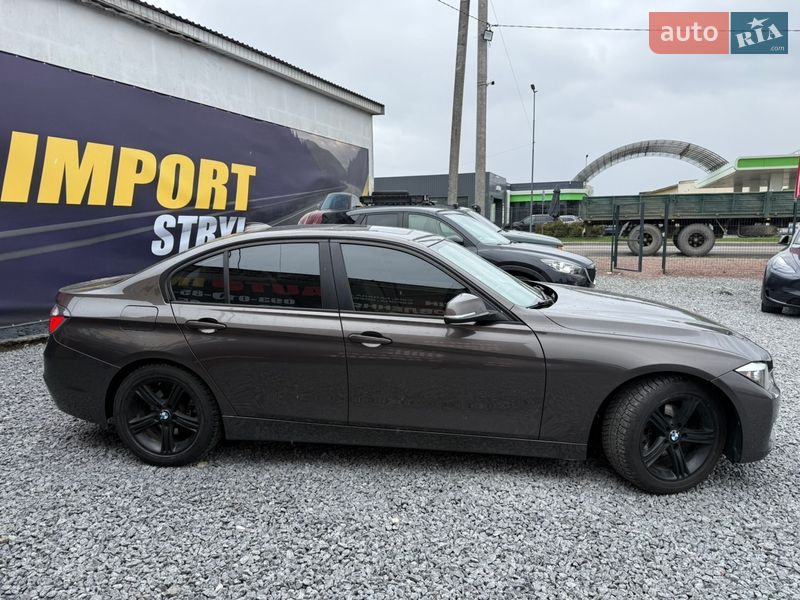 Седан BMW 3 Series 2013 в Стрию