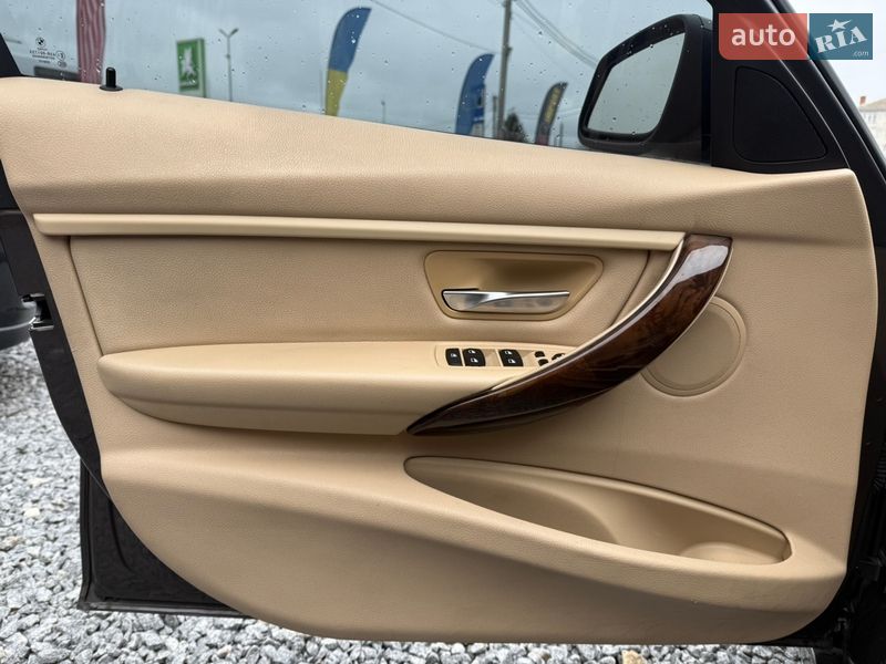 Седан BMW 3 Series 2013 в Стрию