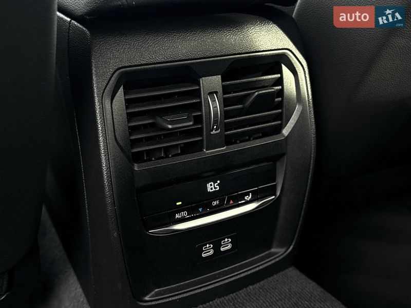 Седан BMW 3 Series 2025 в Киеве