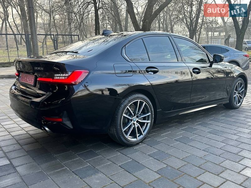 Седан BMW 3 Series 2019 в Запоріжжі