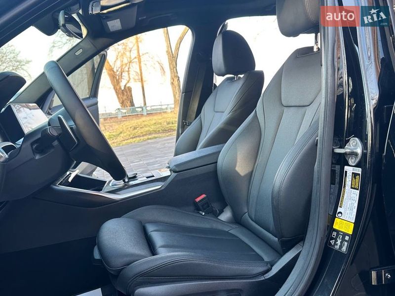 Седан BMW 3 Series 2019 в Запоріжжі