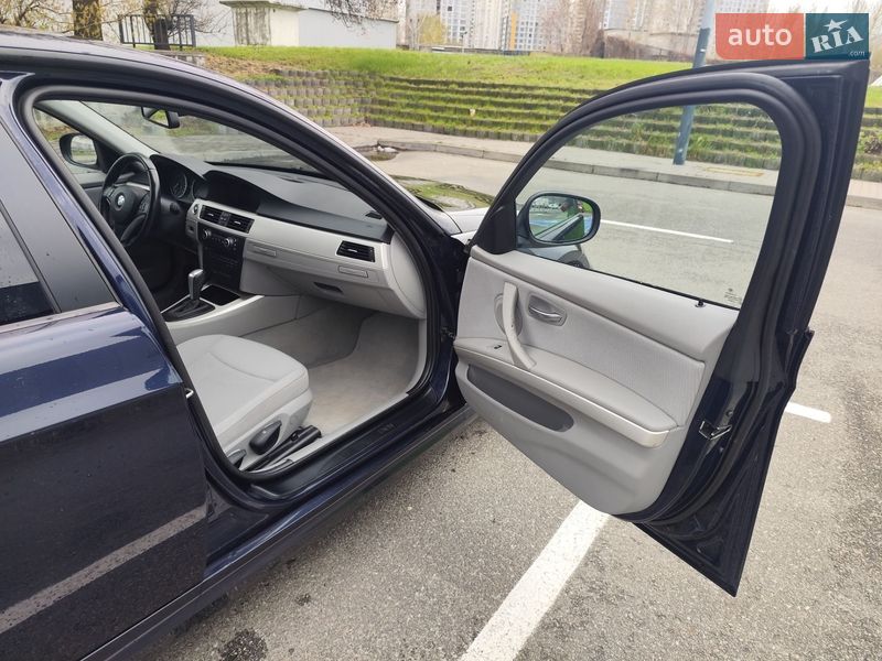 Седан BMW 3 Series 2009 в Києві фото 13 Седан BMW 3 Series 2009 в Києві