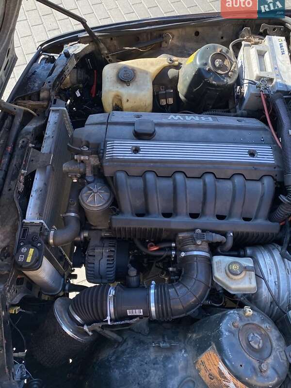 Седан BMW 3 Series 1985 в Миргороді