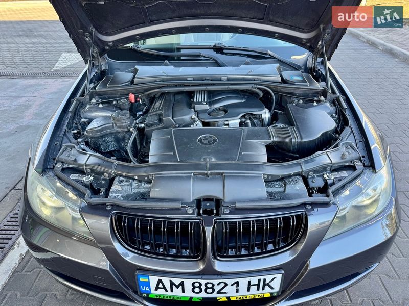 Седан BMW 3 Series 2005 в Києві