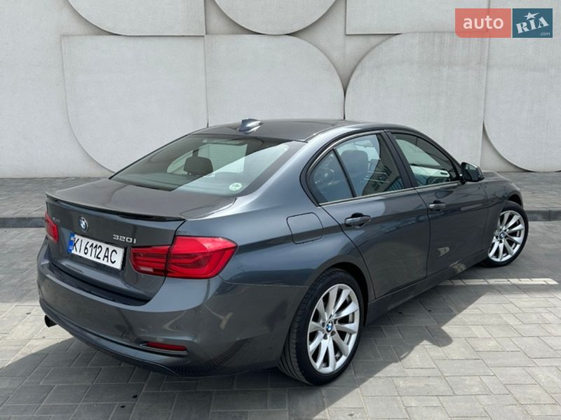 Седан BMW 3 Series 2015 в Луцке