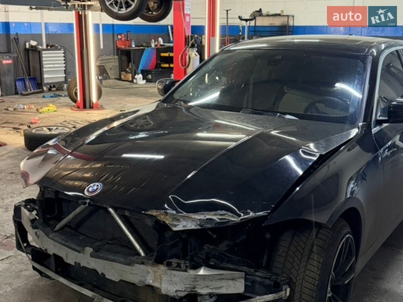 Седан BMW 3 Series 2020 в Киеве