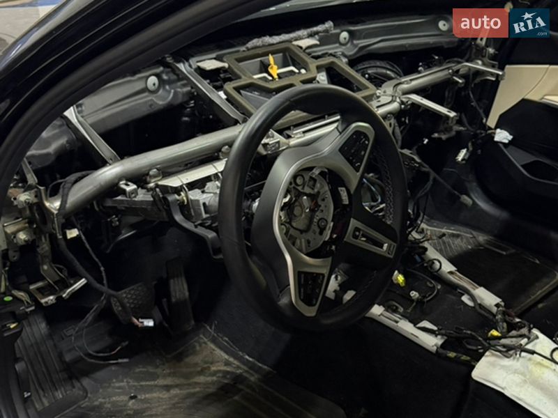 Седан BMW 3 Series 2020 в Киеве