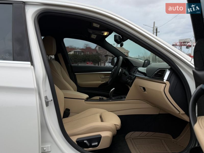 Седан BMW 3 Series 2017 в Одессе